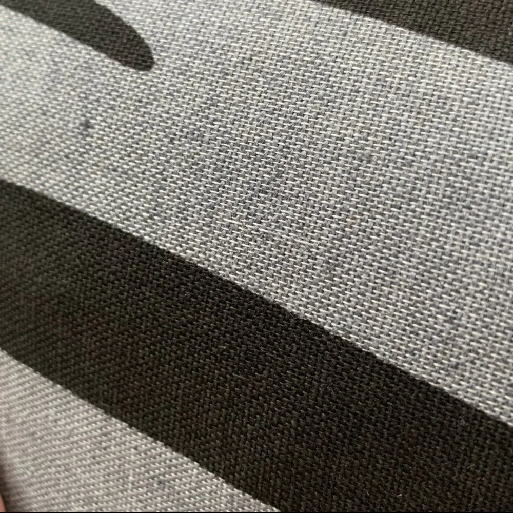 NWOT graphic burglar tote - Picture 8 of 9